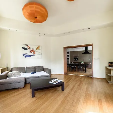 Castle Stairs 公寓 *